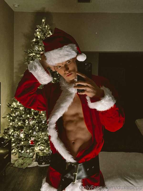 christmas content? 😈🎅🏻 dm me and ask for it if you want ;)