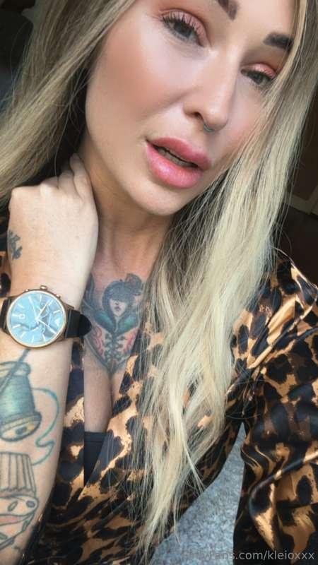 Mommy wants your kiss💋😈