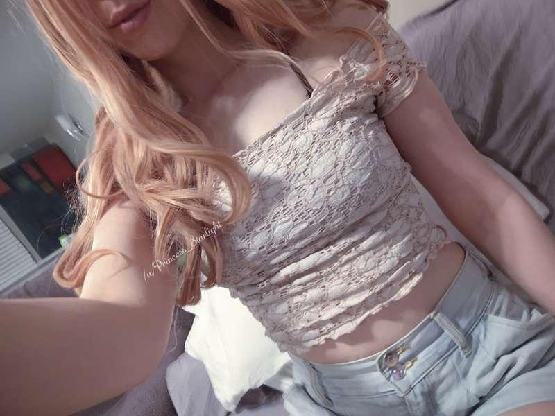 [4 pics] blurry casual selfies :))