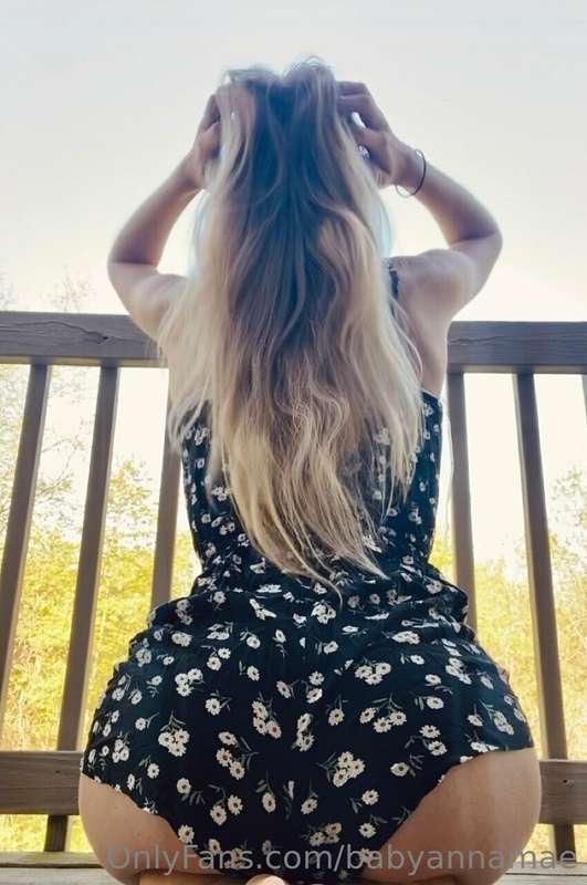 obsessed with how warm & sunny it is 🥰☀️