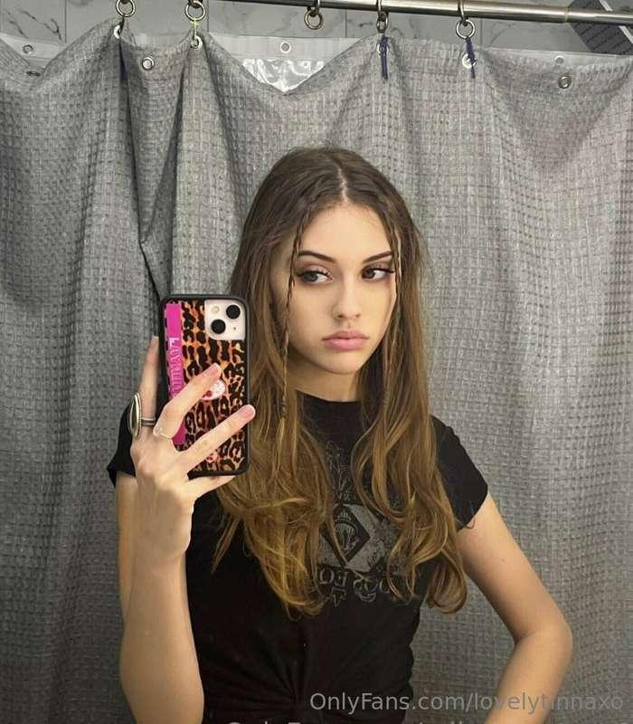 💗it’s your lucky day💗 eighteen year old is a total cum slut ..