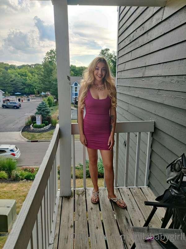 Watch my dress slowly come off .. 😈😈😈✨