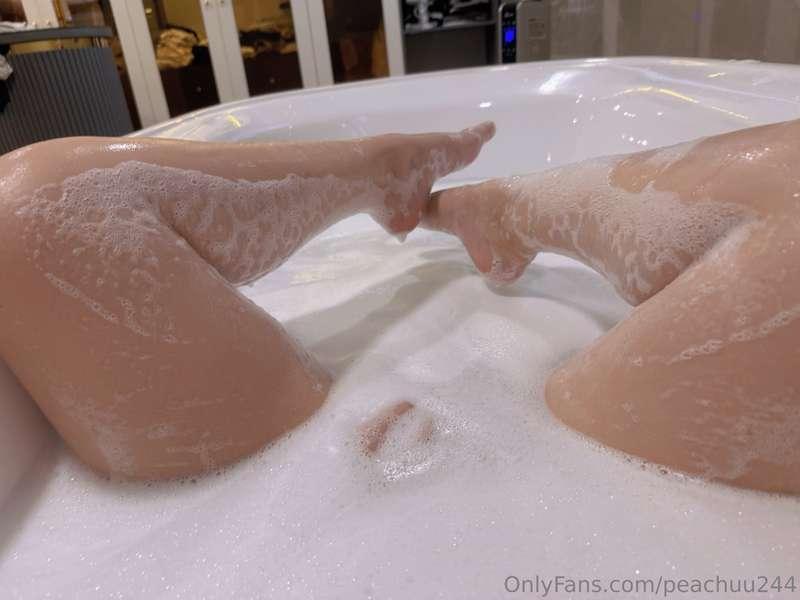 Ready for my new bathtub 🛁 set? 🥰