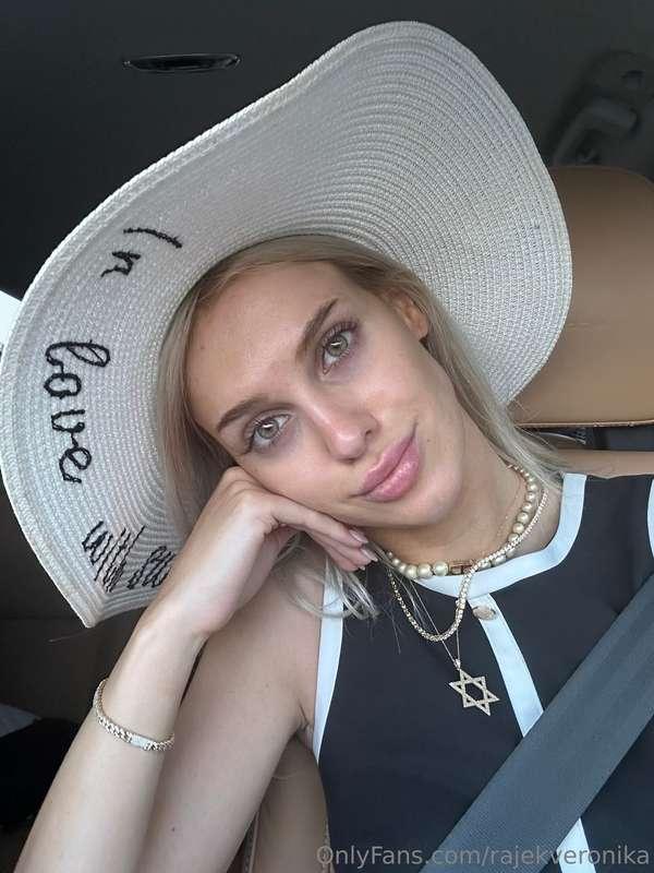 Hi my love ❤️ how are you? I’m just on my way home to create..