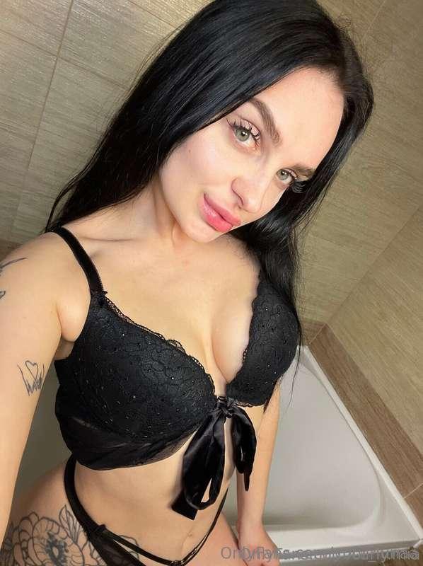 She is waiting for you 🥵💋 @your_lunaa💋Join this hot 🌸 for ex..