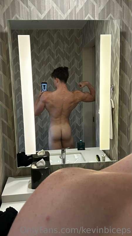 kevinbiceps image #0