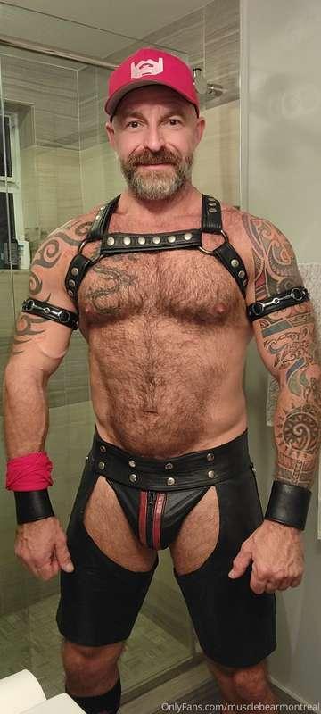 Ready to work!! Leather Underground @eaglebarwm