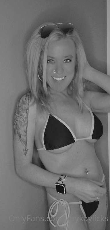 It's sooo nice out...I think I'm gonna go get wet 💦💦