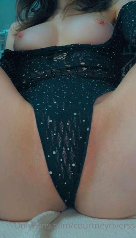 Do u like my outfit x