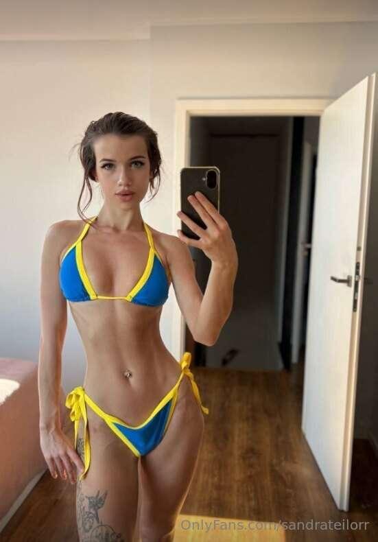 Sexy doll @betty-ketty🔥Come and enjoy the world of passion 😍..