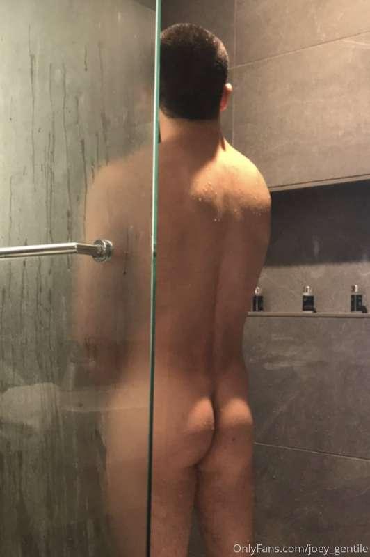 Old photo but lots of new photos and videos will be up on he..