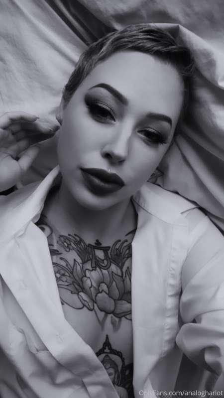 Lay with me ✨