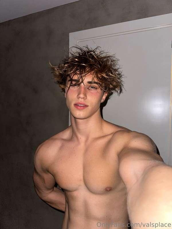 Just a little pleasure for your eyes...Do you like it?😏