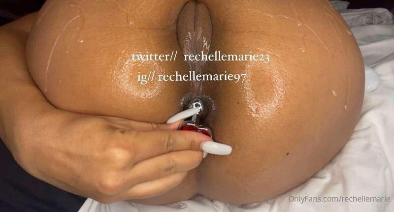 hey daddy, wanna see my h🍯ney  P🍯t up close?🤤
ass and pussy ..