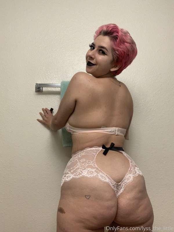 What do y’all think about this new lingerie set I got?