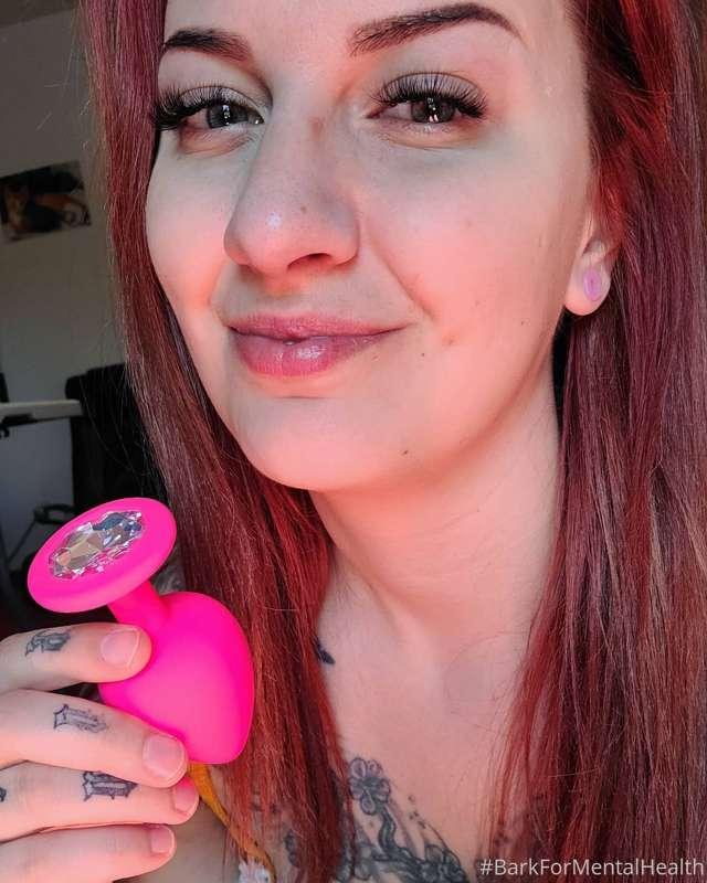 i put this in my ass, it took awhile... 💋
tip $35 for a DM v..