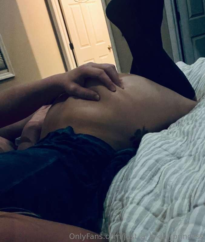 What are your fantasies baby? 😈🍑