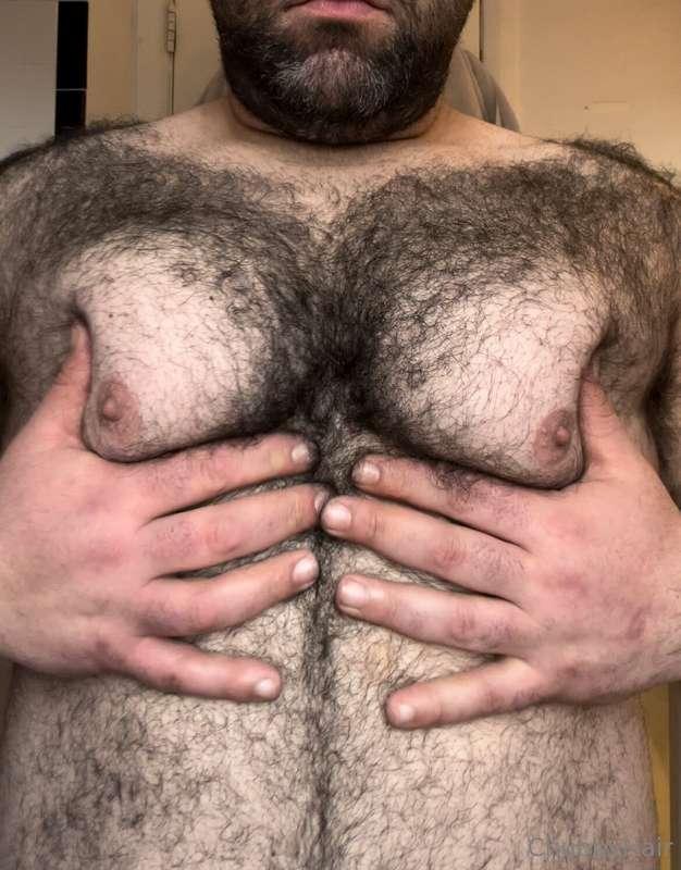 **Would you rather suck my nipples or titty fuck me?🐻**