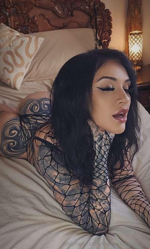 Just want you hand to be here instead 😩💦