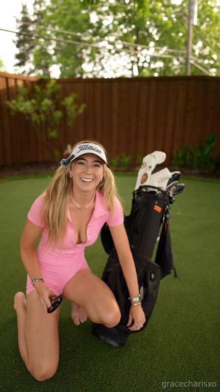 My first @golfgirls tutorial is live covering bag essentials..