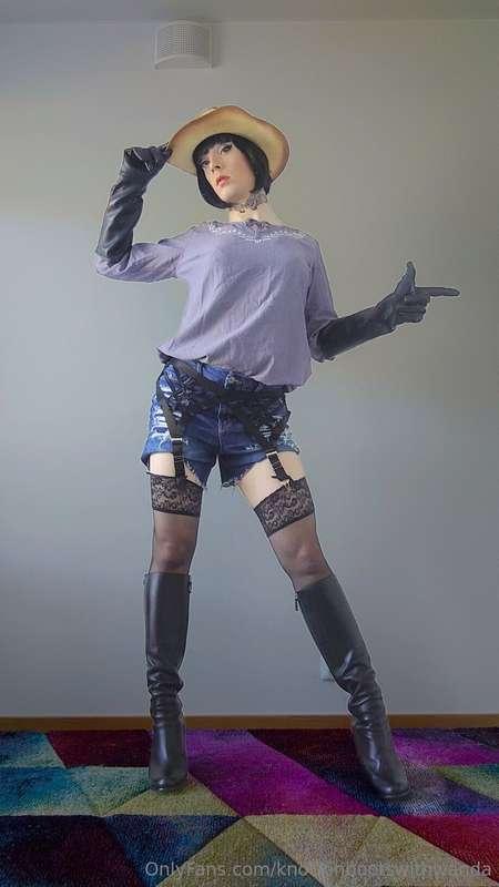 Bang bang baby!  Welcome to my wild west 👢✨