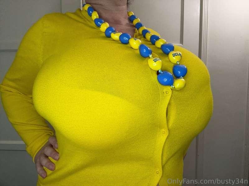 Blue and gold 💙💛