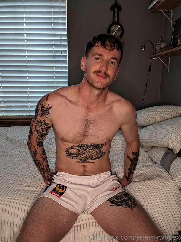 Getting horny as fuck in these shorts, got a full vid of me ..