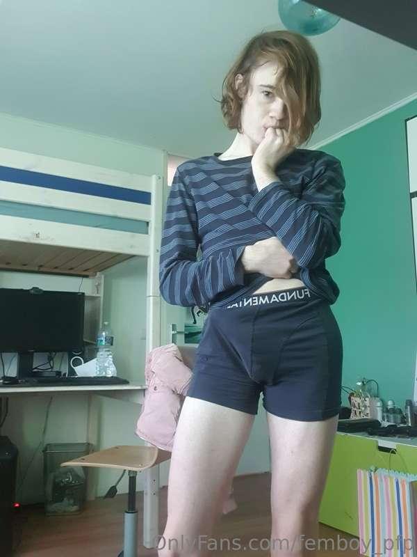 femboy_pfp image #0
