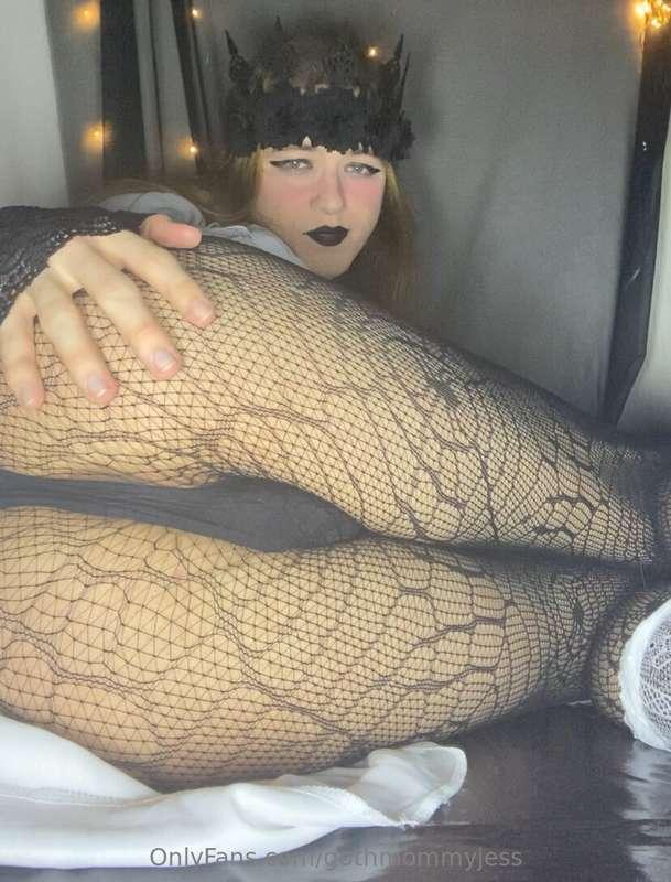 gothmommyjess image #3