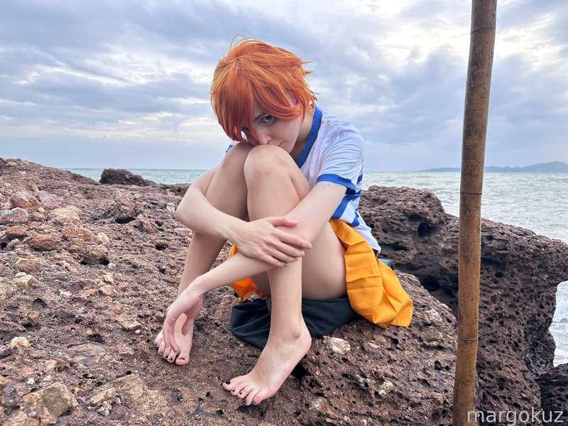 sometimes you just need a big stick and a big dream, lol

#fyp #cosplay #cosplayer #cosplaygirl #onepiece #skinny #feet #legs #beach #outdoor