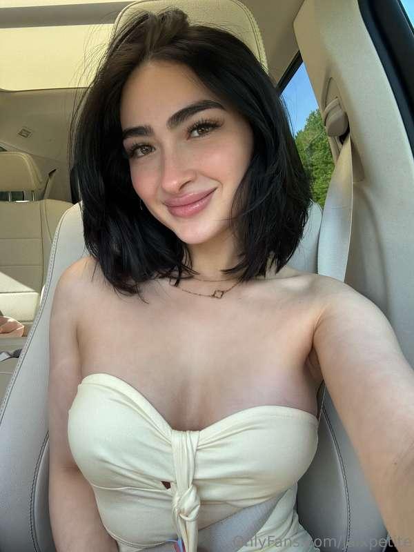 Be honest... i'm too pretty to be ignored 😇💋