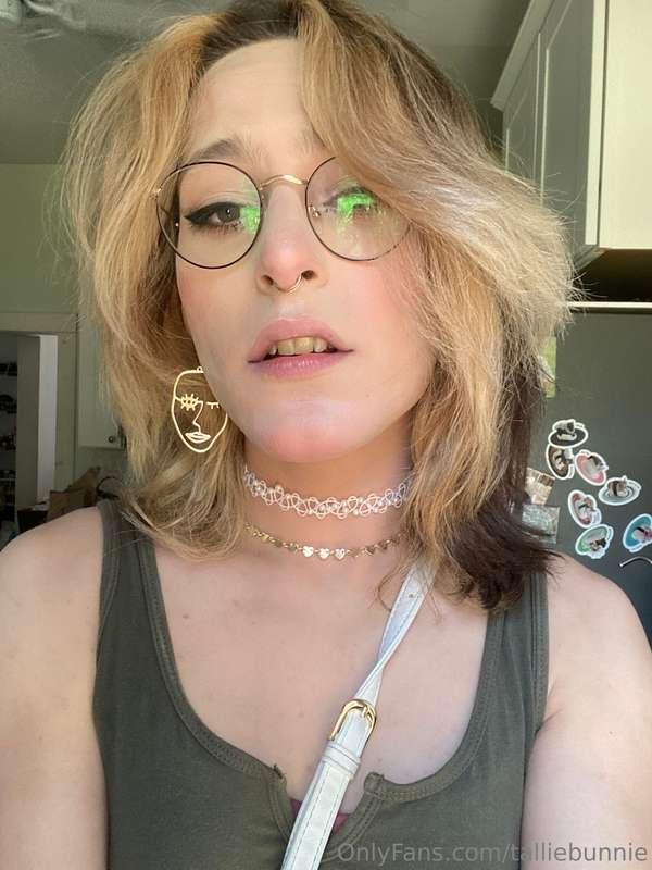 Heyy;)
Wanna see what I keep under these clothes? 🤭😘
You’ll ..