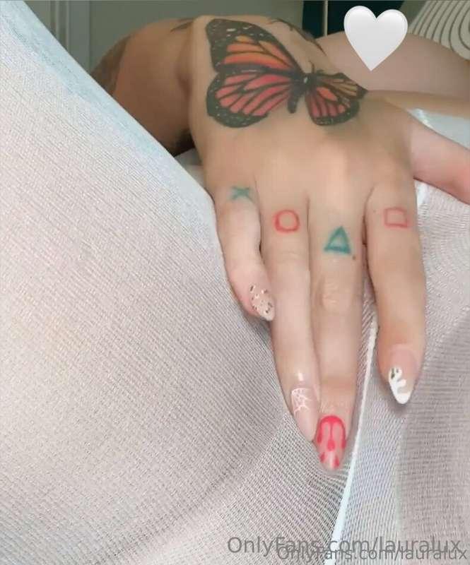 7 MINUTES OF EXPLICIT PUSSY PLAY 💕 these sheer nylons felt s..