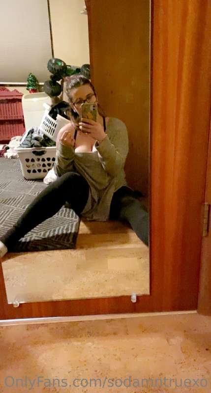 My cast cannot come off fast enough 😭 working on content 😘😘