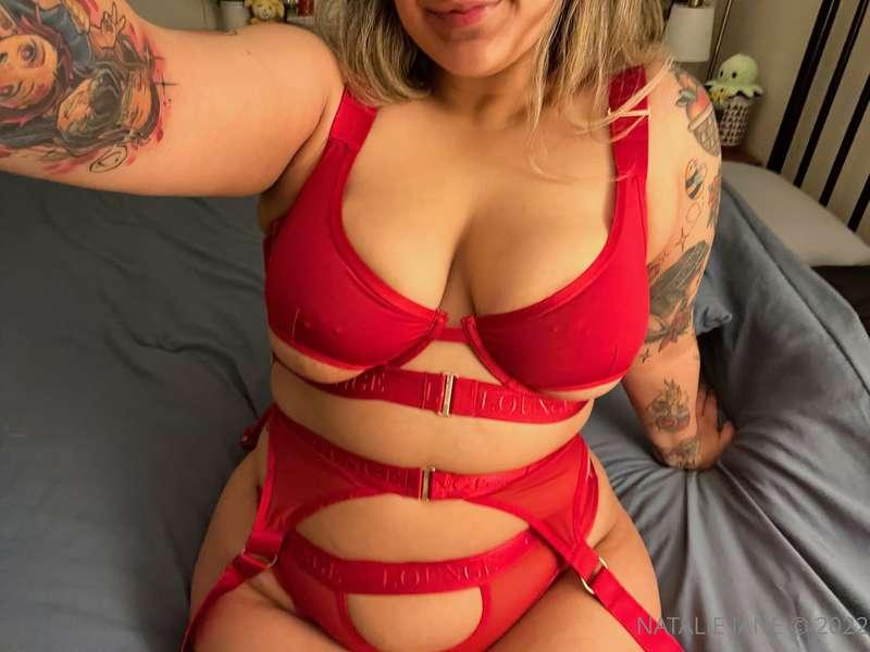 i never get tired of wearing red