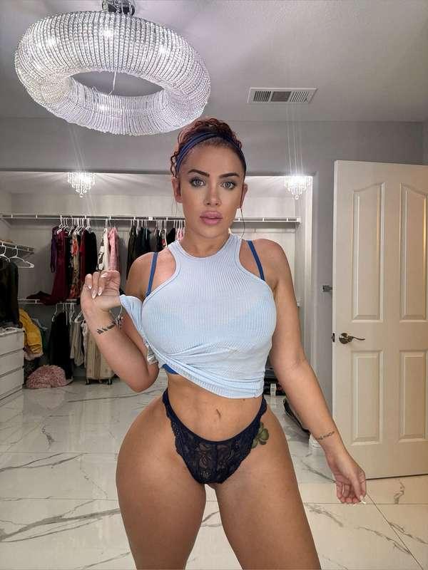 Dont miss me live right here tonight at 9pm PST 🥵