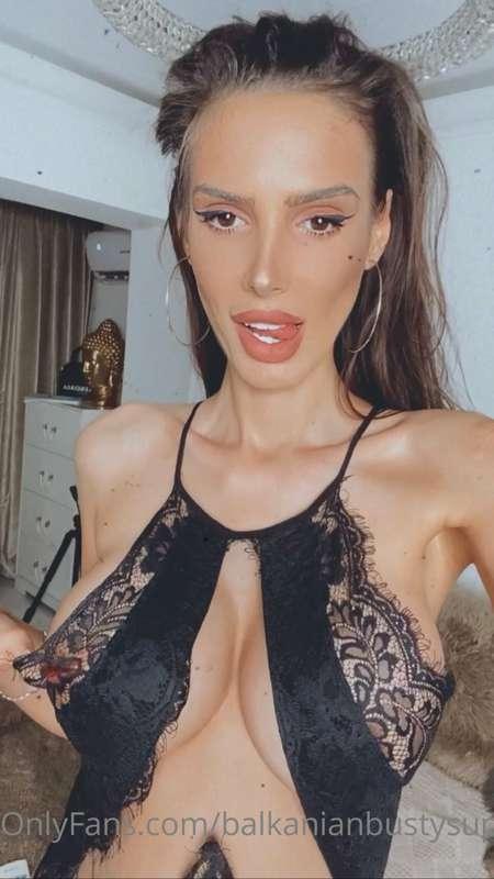 🥰😋
