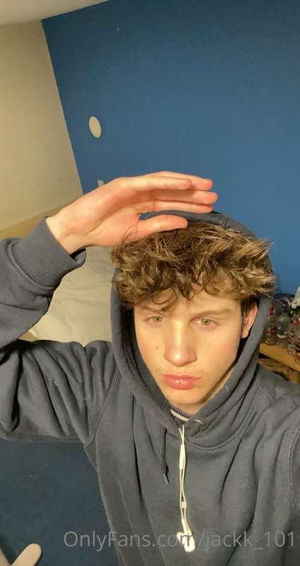 who wants some duo content when my friends available 🤨