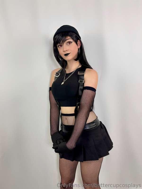 how badly do you need a big tiddy goth gf? 🖤