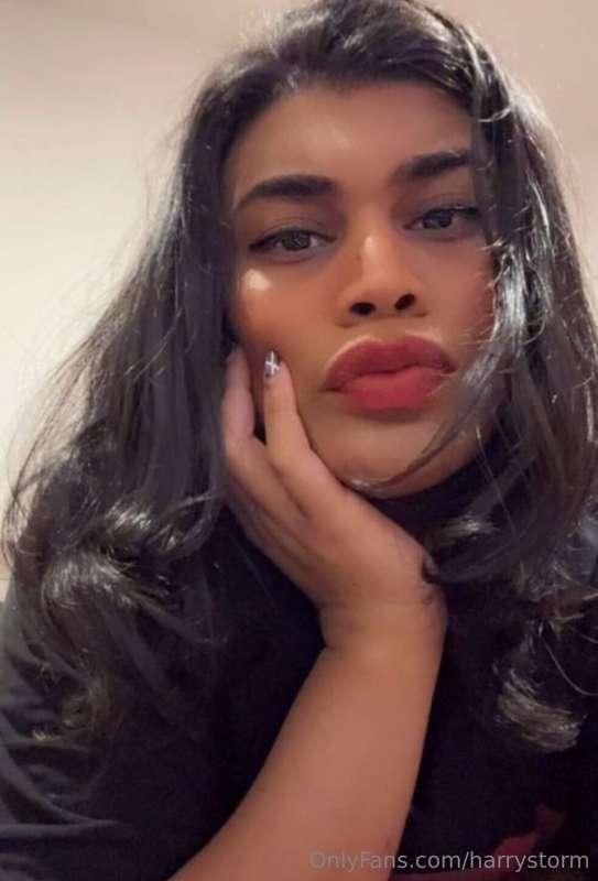 What dya reckon, want to see me collab with Rose, Melbourne’..