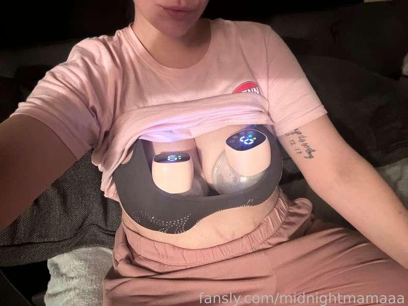 one more session before mommy goes to sleep 💤.









#mommy #milf #ropeplay #solo #pumping #kinky #milk #milkytits #lactation #lactating #lactate #milkfetish #naturalboobs #saggytits #bignaturalboobs #dirtytalk #moaning #taboo #hotwife #kink #lactophilia #dripping #mommykink #liquidgold #milksupply

