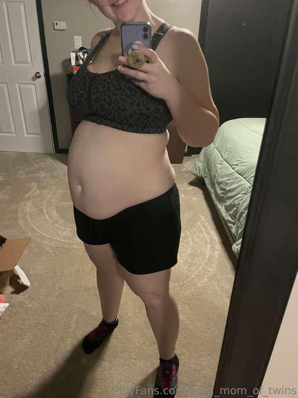 preg_mom_of_twins main image