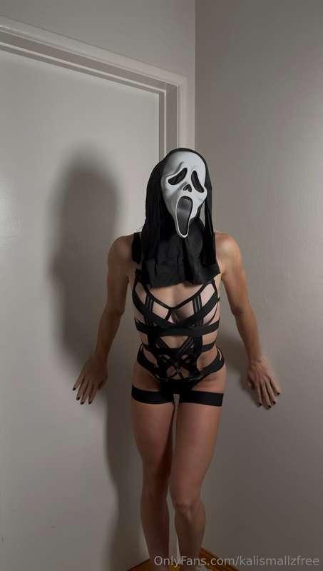 Won’t you come sit with me Mr. Ghost Face? 👻 🔪 