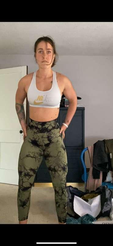 What new leggings should I wear for some nice legs today
