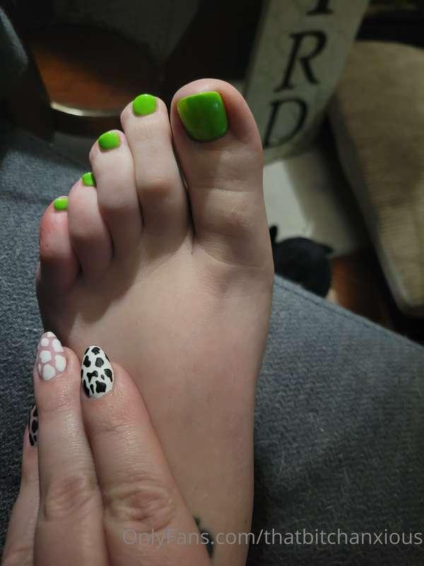 Mani Pedi.   Feeling fresh.