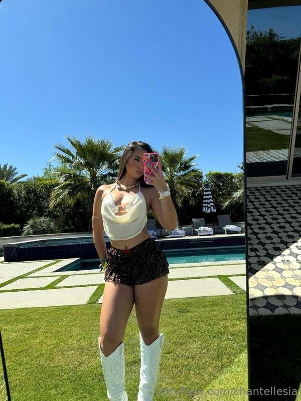 Coachella vibes! 😘