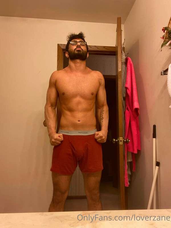 Shaved my body hair today. What’s everyone’s preference on b..