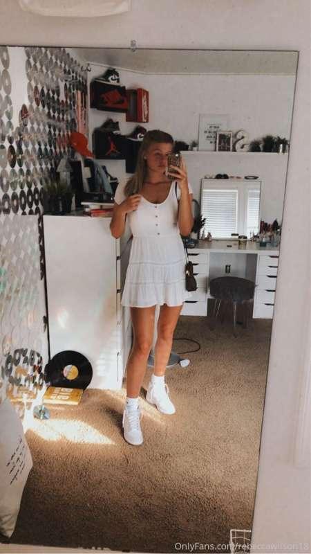 Would you fuck me in my college dorm? Tip me 10$ if you woul..