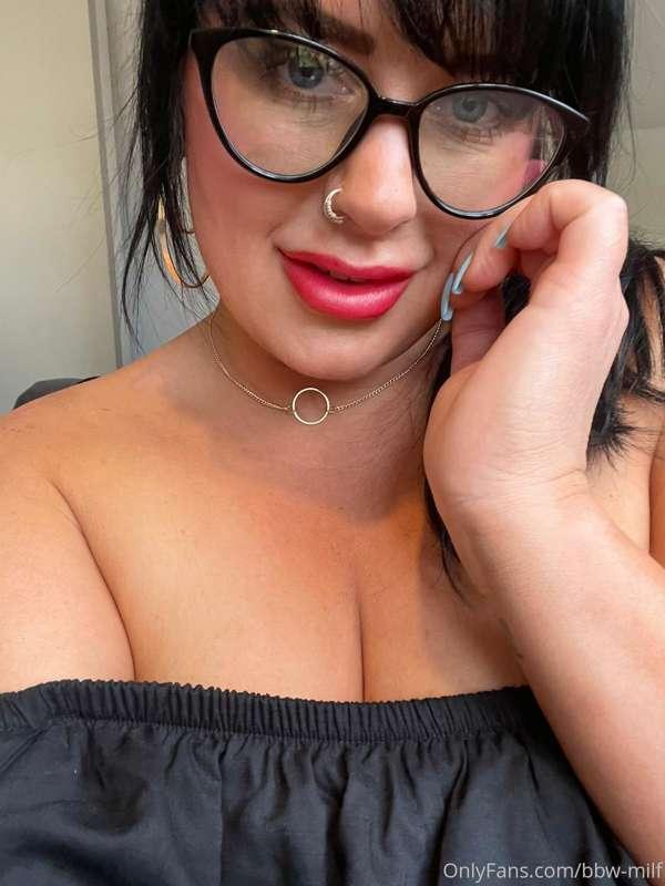 Nothing beats red lippy 💋 where would you like me to leave m..