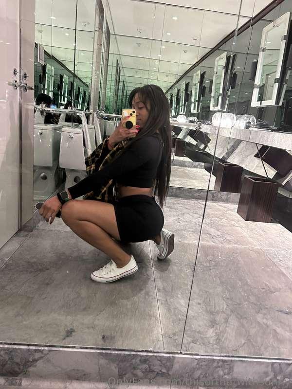Are bathroom pics still a thing?? 🫣💛
DM me to see what happe..